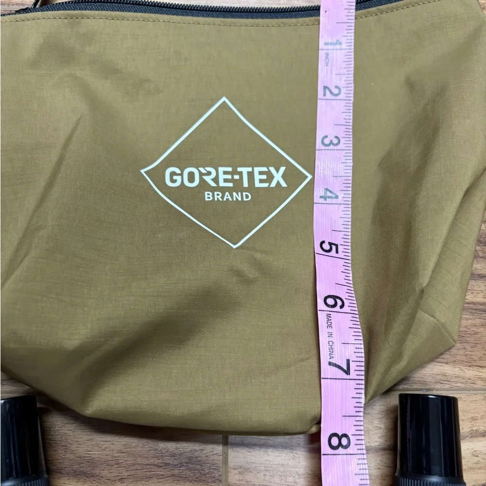 Gore-tex zipper pouch with footwear care kit, including brush, new - Picture 6 of 8